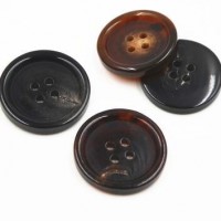 High Quality Best Price 4 Holes Real Horn Button Garment