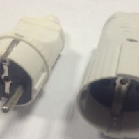 2 Round Pins Socket Adapter Adaptor ABS Plug (Y039)