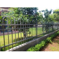 Easy to Install Chain Linked Garden Fence Trellis