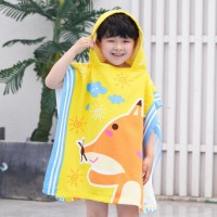 Stock Promotion Fashion 100% Polyester Microfiber Cleaning Poncho and Hooded Printing Baby Gift Terr