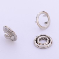 China Manufacturer of Fashion Metal Snap Ring Button