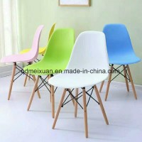 Cheap Colored Popular Plastic Eames Chairs with Wooden Legs (M-X1813)