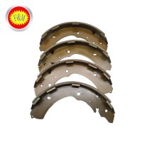 Auto Parts Uhy4-26-38z Brake Shoes for Mazda
